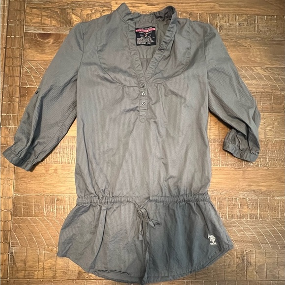 Gray Tunic Blouse Size Medium (small stain on back - see photos) - Picture 1 of 8